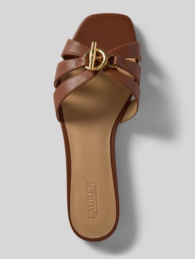Produktfoto, Pantoletten aus echtem Leder Modell 'BLAIKE SLIDE' von Lauren Ralph Lauren, materiał: naturalna skóra, imitacja skóry, nosek buta: kwadratowy, prosty, kształt obcasa: obcas słupek, aplikacja: wytłaczane logo, akcenty metalowe, bez zapięcia, podeszwa: fakturowana, wykończenie materiału: skóra gładka