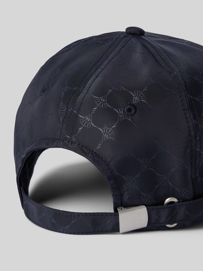 Produktfoto, Basecap mit Label-Stitching Modell 'Mario' von JOOP! Collection, wzór z logo, regulowana długość, ciemny kolor, model męski