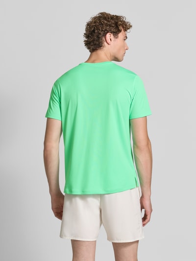Męski t-shirt z prostym krojem i okrągłym dekoltem Model 'CORE' z nadrukiem z logo od ASICS TIGER, Długość tyłu w rozmiarze M: 72 cm, Ganzkörperansicht Rückansicht.