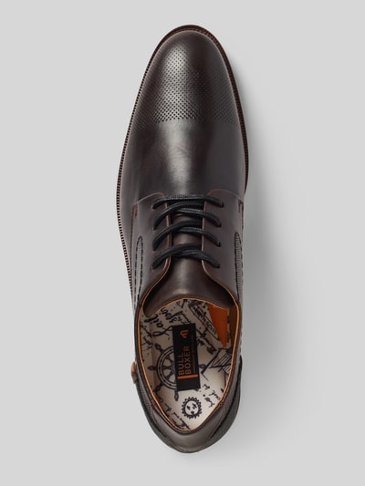 Produktfoto, Schnürschuhe aus echtem Leder von BULLBOXER in Dunkelbraun, schmale Passform, leicht profilierte Sohle, gemusterte Innensohle