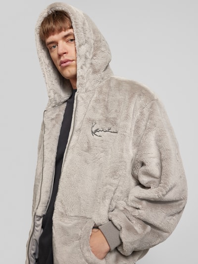 KARL KANI Sweatjacke aus Kunstfell Mittelgrau 3