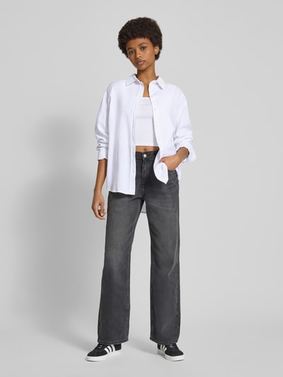 Gina Tricot Bluzka koszulowa lniana o kroju regular fit z listwą guzikową na całej długości Biały 1