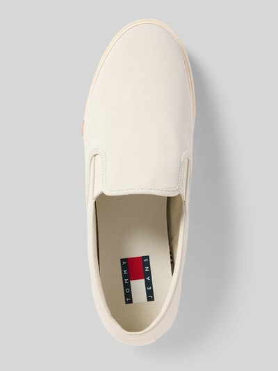 Produktfoto, Low Top Sneaker aus reiner Baumwolle von Tommy Jeans, efekt: jednolity kolor, okrągły nosek buta, płaska podeszwa, bez zapięcia, fakturowana podeszwa, wykończenie materiału: tkana faktura, materiał: bawełna