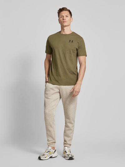 Under Armour T-Shirt mit Label-Print Modell 'SPORTSTYLE' Oliv 1