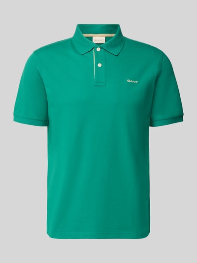 Produktfoto, Regular Fit Poloshirt mit Logo-Stitching von Gant, zielona elastyczna bawełna, krój regular fit, krótki rękaw, polski kołnierzyk, długość tyłu w rozmiarze M: 70 cm