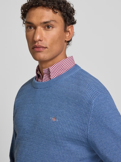 GANT Sweter z dzianiny z fakturowanym wzorem i wyhaftowanym logo Jeansowy niebieski 3