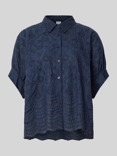 Produktfoto, Relaxed Fit Bluse mit Lochstickerei von Emily Van den Bergh in Dunkelblau, reine Baumwolle, Hemdblusenkragen, Ärmel mit Aufschlag