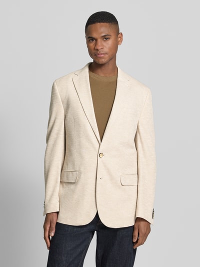 Męski model nosi Slim Fit 2-Knopf-Sakko mit Pattentaschen von MCNEAL, mieszanka bawełny, fakturowany wzór, kołnierz z połami, kieszenie z patką, długość tyłu 75 cm, szerokość w rozmiarze 50: 45 cm, długość rękawów 65 cm, jasny kolor, całkowity widok z przodu.