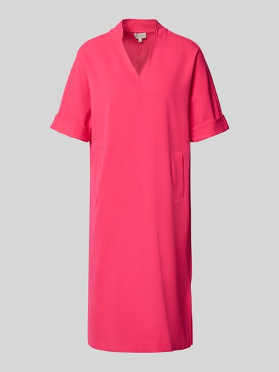 Produktfoto, Knielanges Kleid mit Eingrifftaschen von Milano Italy, kräftiges Pink, Material-Mix mit Stretch-Anteil, gerader Schnitt, Stehkragen, V-Ausschnitt, 1/2-Arm mit Aufschlag, glatte Struktur, Knielänge