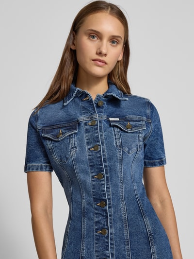 Guess Jeans Sukienka jeansowa z wykładanym kołnierzem Jeansowy niebieski 3