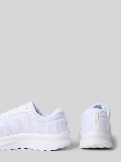 Produktfoto, Low Top Sneaker aus Mesh Modell 'NEO RUN ACE' von Lacoste, unifarben weiß, zaokrąglony nosek, płaska podeszwa, logo, sznurowane, strukturalna podeszwa, mesh