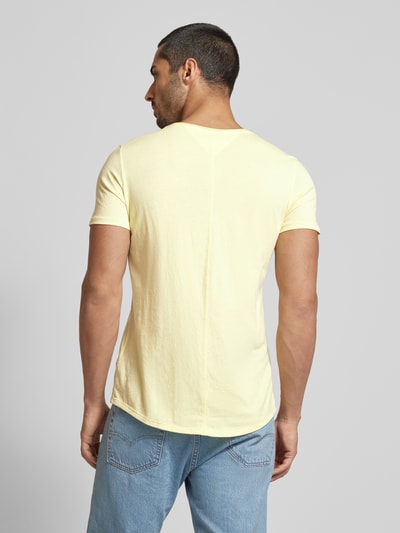 Tommy Jeans T-shirt o kroju slim fit z okrągłym dekoltem Jasnożółty 5