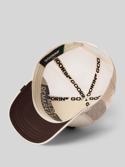 Produktfoto, Trucker Cap mit Motiv-Stitching von GOORIN BROS., beige mit braunem Schirm, Mesh-Einsatz, Logo-Detail, Strapback, Innenseite sichtbar