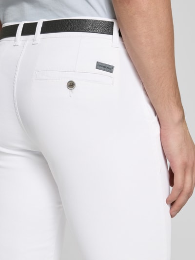 Lindbergh Classic Stretch Fit Chino mit Gürtel Weiss 3