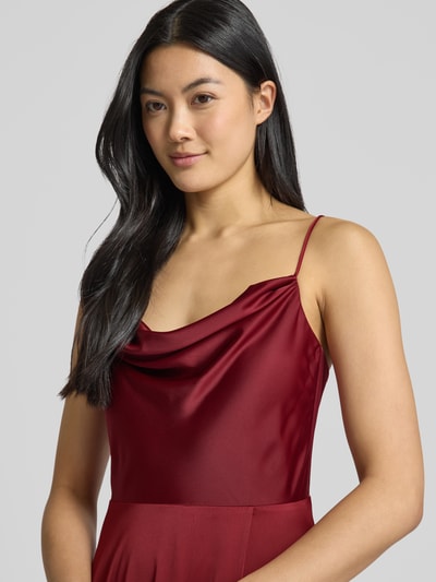 Jake*s Cocktail Maxikleid aus Satin mit Wasserfall-Ausschnitt Bordeaux 3