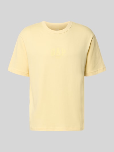 Productfoto, T-Shirt met logo en ronde hals van GAP, effen lichtgeel, rechte lijnen, katoenen textuur, regular fit, lengte rug maat M 61 cm