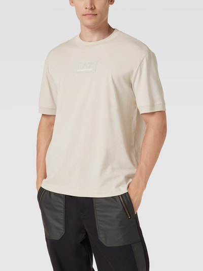 EA7 Emporio Armani T-Shirt mit Label-Print Beige 4