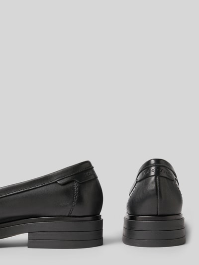 Produktfoto, Loafer aus echtem Rindsleder von Marc O'Polo, czarne, gładkie, zaokrąglony nosek, blokowy obcas, tłoczone logo, lekko profilowana podeszwa, damski, wykonany z gładkiej skóry naturalnej