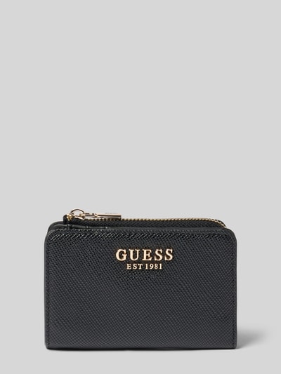 Productfoto, portemonnee in leerlook Model 'Gilda' van GUESS met hoofvak met drukknoopsluiting, ritsvak en logodetail.