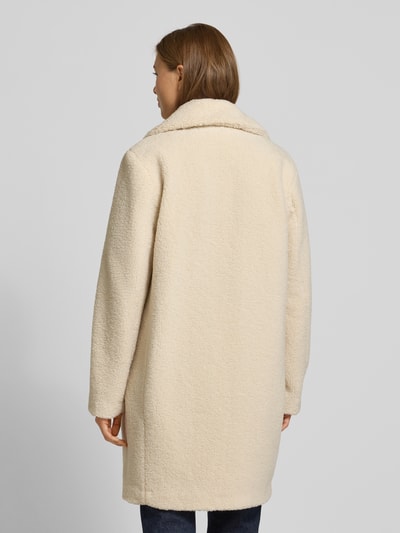 Christian Berg Woman Selection Mantel aus Teddyfell mit Reverskragen Offwhite 5