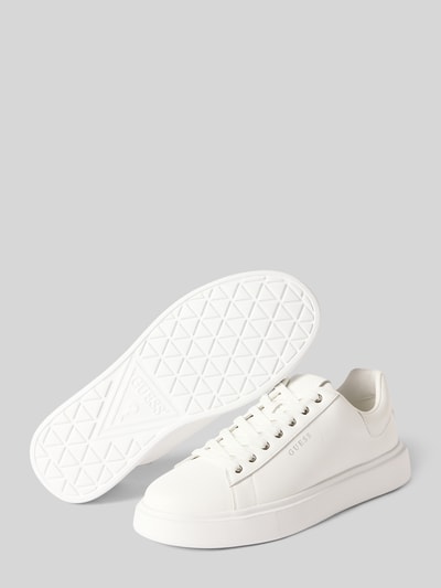Produktfoto, Sneaker aus Leder-Mix Modell 'Pravi' von GUESS, weiß, abgerundete Passform, Logo-Detail, Schnürverschluss, leicht profilierte Sohle, Herren Sneaker, 4 cm Absatzhöhe, 7 cm Schafthöhe, 9 cm Schaftweite