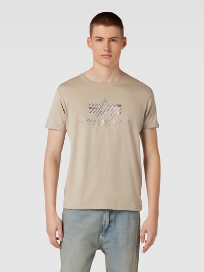 Alpha Industries T-shirt z nadrukiem z logo Piaskowy 4