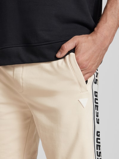 Guess Activewear Shorts mit elastischem Bund und Tunnelzug Beige 3