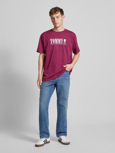 Tommy Jeans T-shirt z nadrukiem z logo Śliwkowy 1