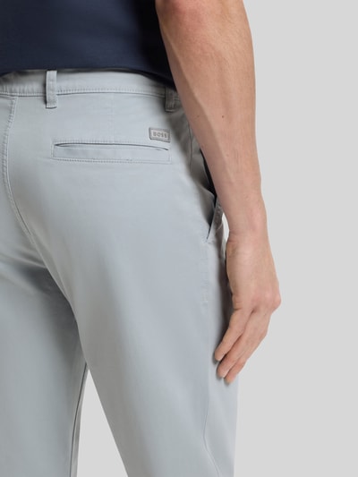 BOSS Orange Chinos o kroju regular fit z mieszanki bawełny Jasnoszary 3
