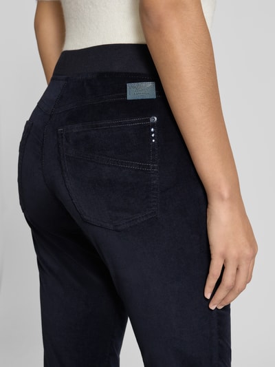 Raphaela By Brax Spodnie rozkloszowane z dodatkiem wiskozy model ‘PAMINA’ Granatowy 3