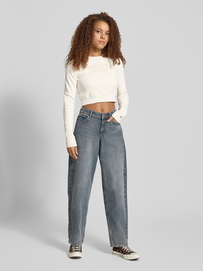 Tommy Jeans Regular fit pullover met labelstitching Offwhite gemêleerd - 1