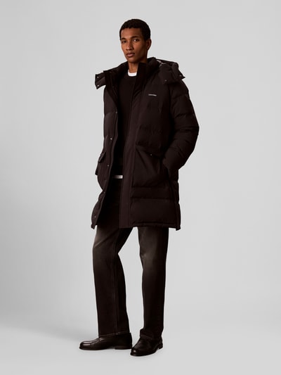 CK Calvin Klein kurtka pikowana o kroju regular fit z odpinanym kapturem Czarny 1