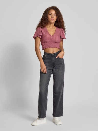 Only Top krótki o kroju regular fit z marszczonymi detalami model ‘HANNAH’ Fiołkoworóżowy 1