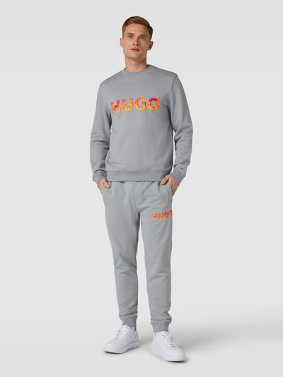 HUGO Sweatshirt mit Label-Print Modell 'Ditmo' Stein 1