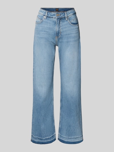 Produktfoto, Cropped Jeans aus Baumwoll-Mix Modell 'C-SOFT KICK FLARE1.0' von BOSS Orange in Denim-Optik, Flared-Passform, Cropped-Länge, Label-Patch, Nieten, Gürtelschlaufen, Knopf und verdeckter Reißverschluss, Beinabschluss mit Fransen, 5-Pocket-Design, Material Baumwoll-Mix, hellblauer Farbton, glatte Textur