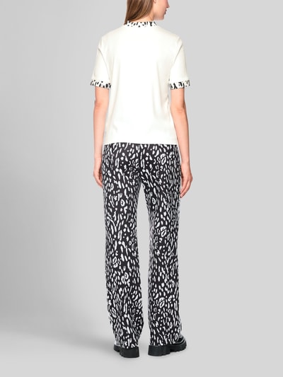 Marc Cain T-Shirt mit kontrastierendem Kragenabschluss Offwhite 5