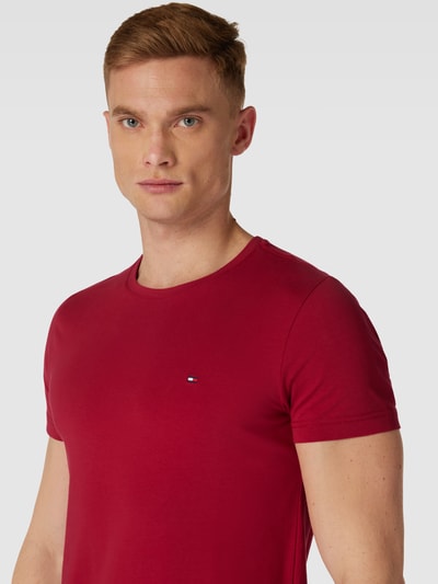 Tommy Hilfiger T-Shirt mit Label-Detail Kirsche 3