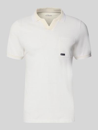 Produktfoto, Regular Fit Poloshirt aus reiner Baumwolle Modell 'OPEN COLLAR POLO' von s.Oliver RED LABEL in Melange-Optik, weiß, kurzarm, Piqué-Textur, mit Label Stitching auf Brusttasche, Polokragen und V-Ausschnitt.