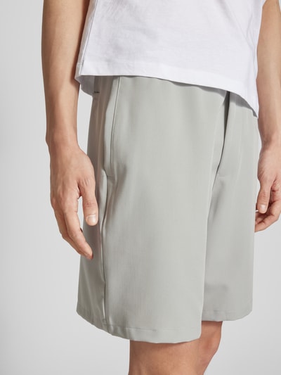 URBAN CLASSICS Bermudas in unifarbenem Design Graphit 3