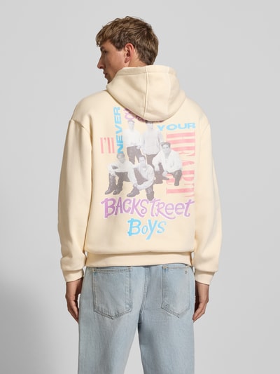 Mister Tee Regular Fit Hoodie aus Baumwoll-Mix Modell 'Backstreet Boys' Ecru 5