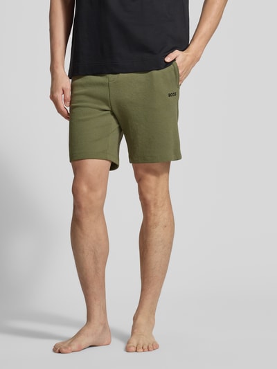 BOSS Regular Fit Sweatshorts aus Baumwoll-Mix Modell 'WAFFLE SHORTS' Oliv 4