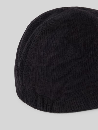 Produktfoto, Schiebermütze aus Cord von Müller Headwear, schwarze Farbe, grobe Cordstruktur, klassische Form, Material-Mix mit Baumwoll-Anteil