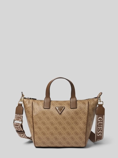 Produktfoto, Tote Bag mit Allover-Logo-Print Modell 'Follie' von GUESS, brązowe odcienie, nadruk z logo na całej powierzchni, odpinany pasek na ramię, Główna przegroda z zamkiem błyskawicznym, Szerokość w rozmiarze 1: 35 cm, Długość w rozmiarze 1: 24 cm, Głębokość w rozmiarze 1: 14 cm, długość paska: 118 cm