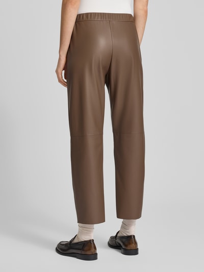 MAX&Co. Regular fit broek in leerlook met steekzakken opzij, model 'CREATIVO' Hazelnoot - 5