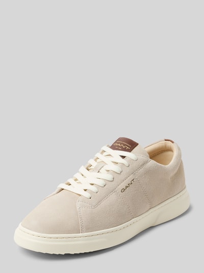 Produktfoto, Sneakersy z naturalnej skóry z zaokrąglonym czubkiem, detal z logo, fakturowana podeszwa, model 'Joree' od Gant, wiązanie, wysokość obcasa 4 cm, cholewka 7 cm, szerokość cholewki 7 cm