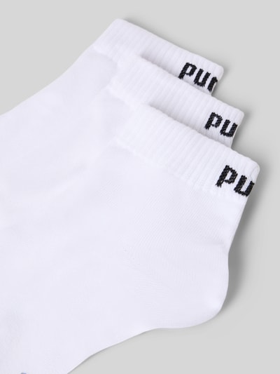 Produktfoto, Sneakersocken mit Logo im 3er-Pack von Puma, biały kolor, bawełniana mieszanka ze stretchem, dopasowany krój, logo, widok z góry.