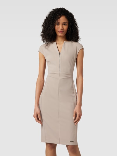 Calvin Klein Womenswear Knielanges Kleid mit V-Ausschnitt Modell 'SCUBA CREPE' Sand 4