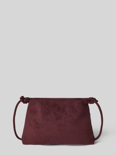 Produktfoto, Pouch Bag mit Stretch-Anteil Modell 'VUEDE' von b.young, ciemnoczerwony, skóra welurowa, szerokość 28 cm, długość 22 cm, głębokość 3 cm, długość paska na ramię 120 cm, główna przegroda z zapięciem na magnes, przegródka wewnętrzna, Wykończenie materiału: skóra welurowa