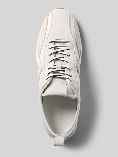 Produktfoto, Sneaker aus Leder-Mix mit Logo-Detail von ALOHAS in Weiß und Beige, abgerundete Passform, Schnürverschluss, profilierte Sohle, Damen, Absatzhöhe 1 cm, Schafthöhe 7 cm, Schaftweite 9 cm.