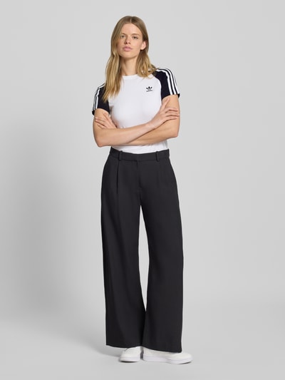 adidas Originals T-shirt z wyhaftowanym logo Biały 1